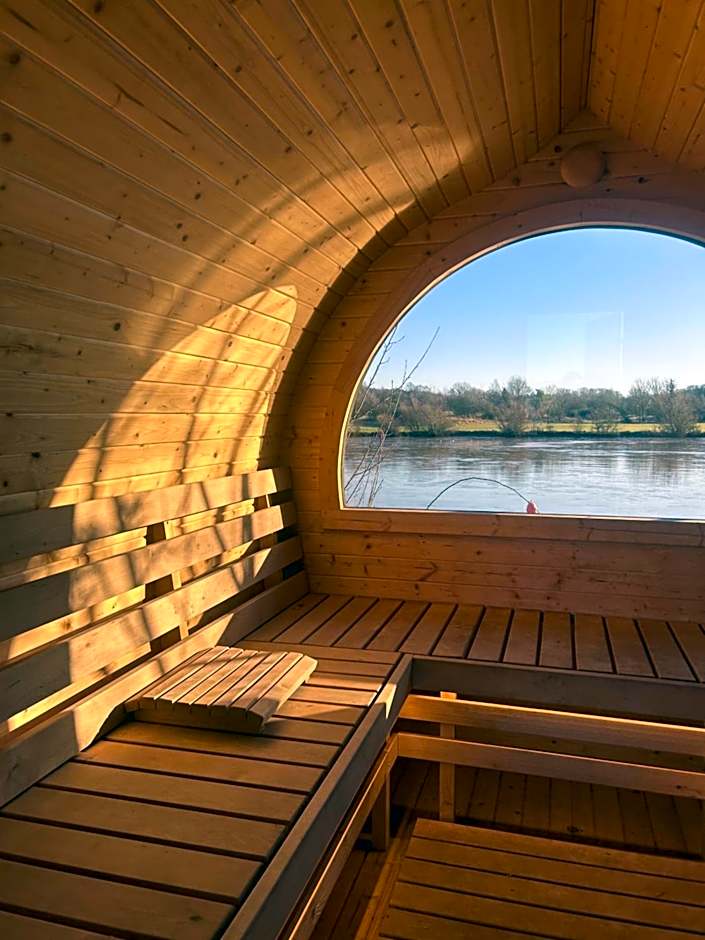 Lakeside Lodge- 'Swallow'