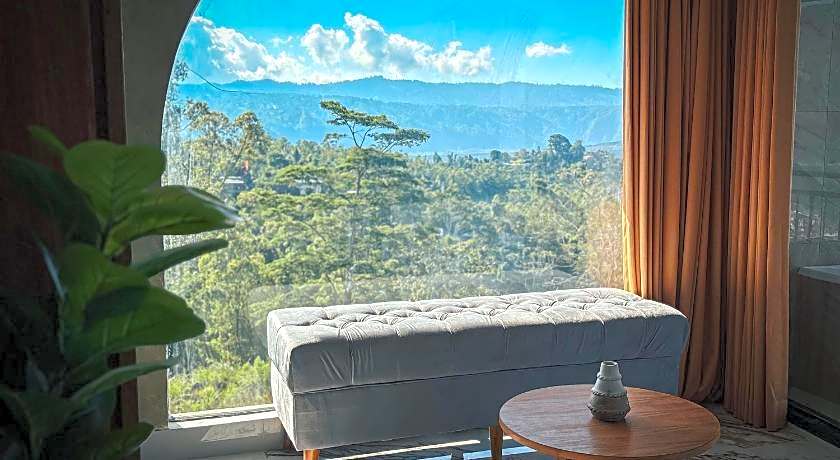 Caldera Hotel & Restaurant