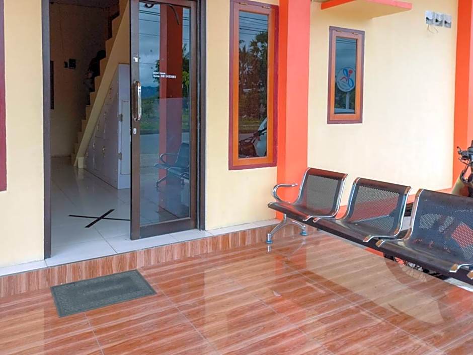 Jessy Homestay Lolak Mitra RedDoorz