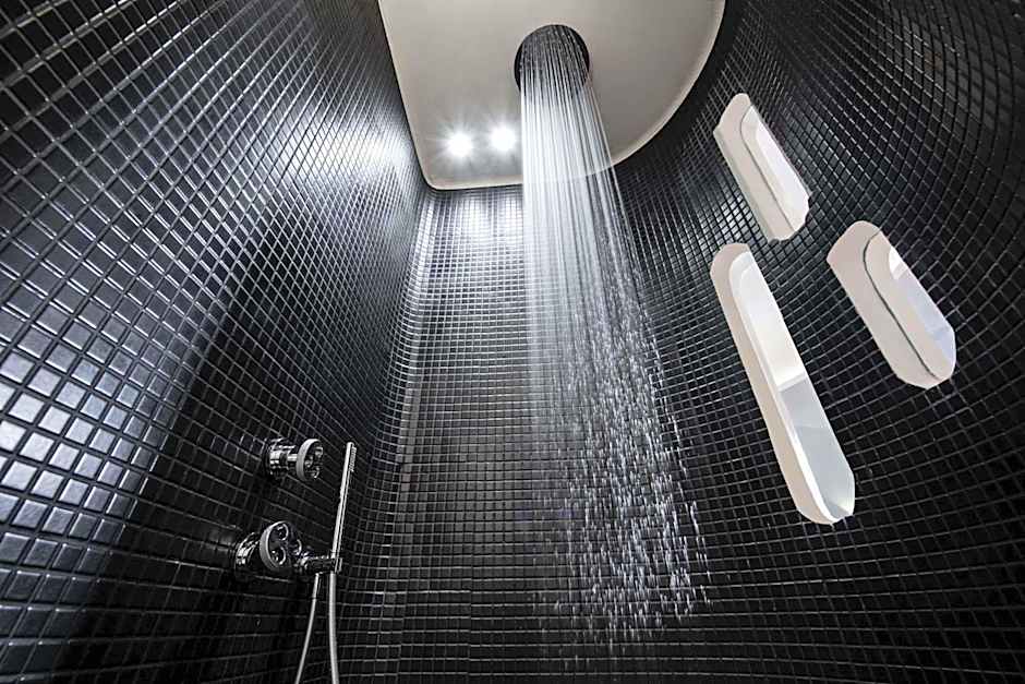 Athina Luxury Suites