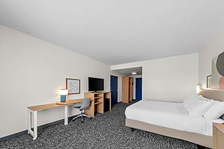 King Room with Bath Tub - Mobility/Hearing Access