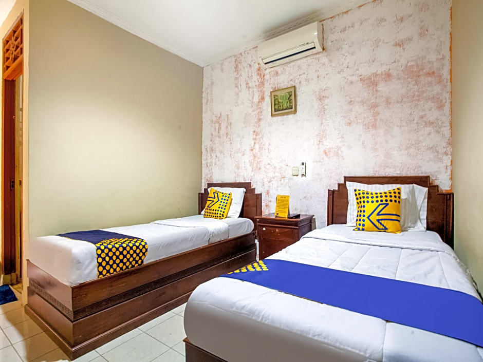 SPOT ON 3858 Elsana Transit Hotel