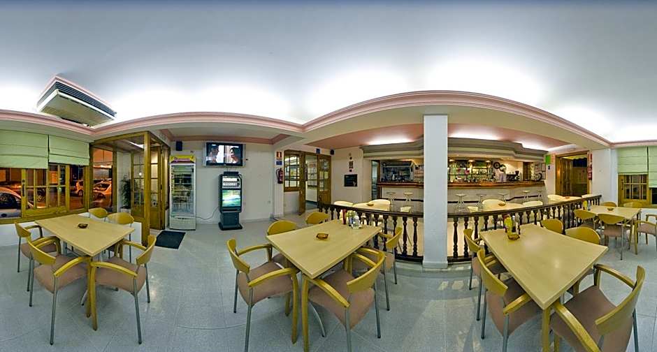 Hostal Adelino
