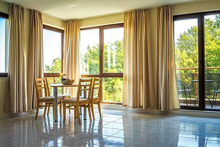 Moreto Seaside Aparthotel