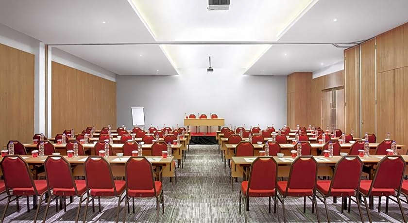 Ibis Makassar City Center Hotel