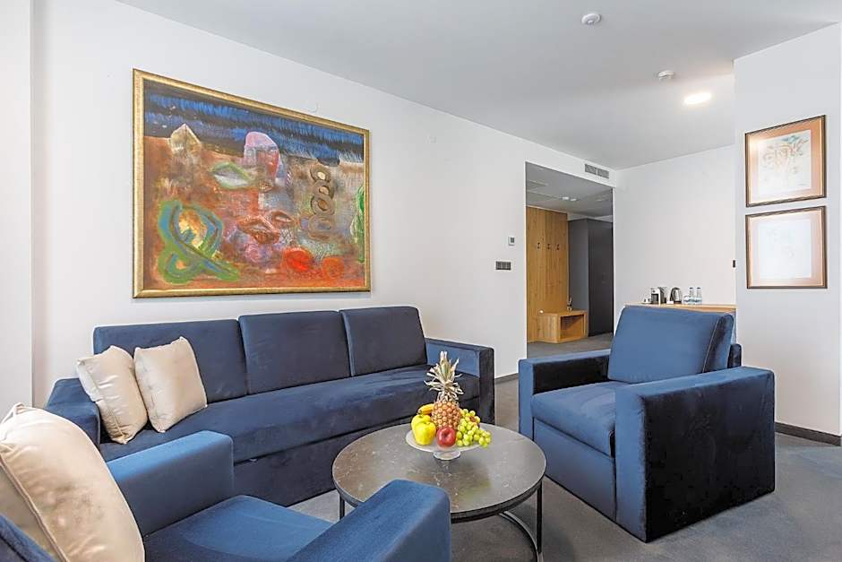 Blue Star Luxury Hotel