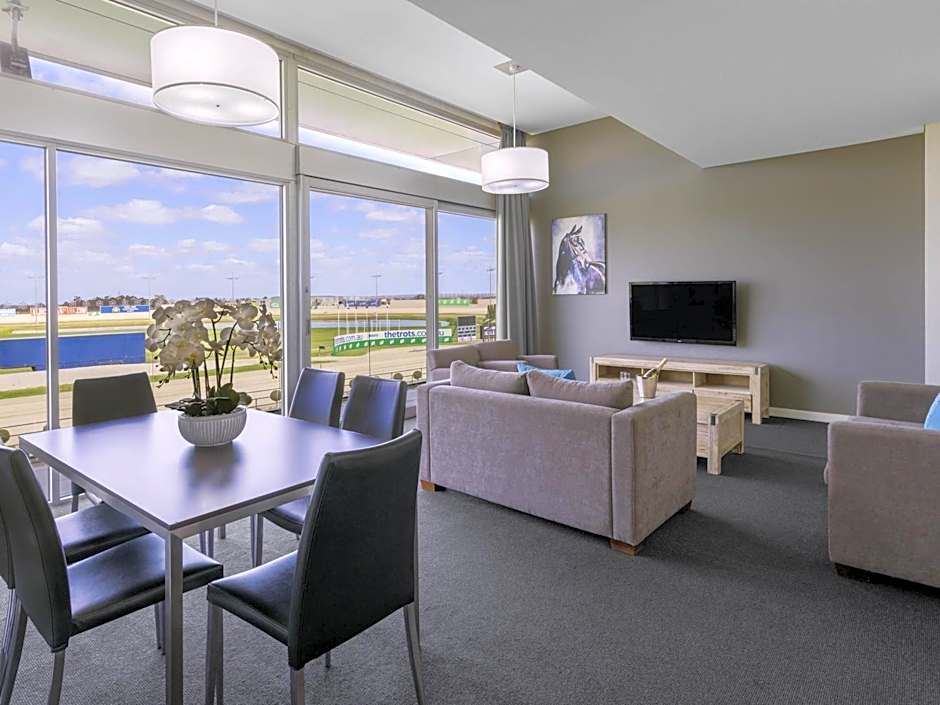 Mantra Melbourne Melton