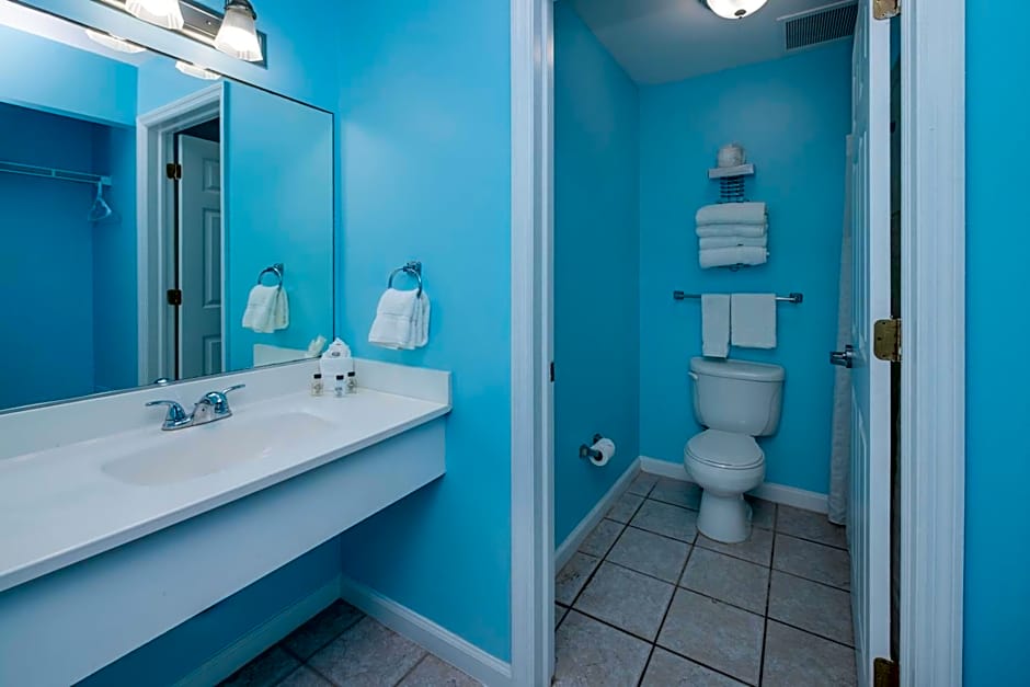 Drifting Sands Oceanfront Hotel