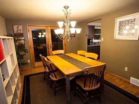Log Cabin Lodge & Suites