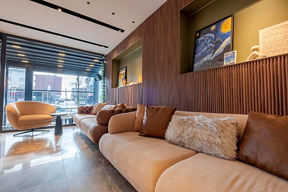 Fly Point Airport Hotel