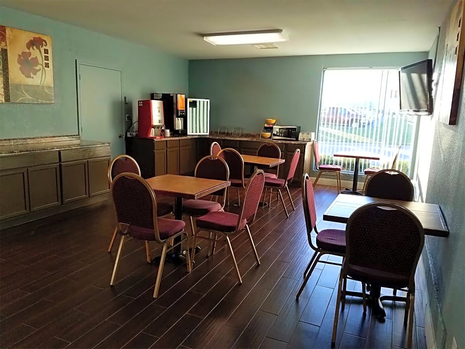Sky-Palace Inn & Suites Wichita East