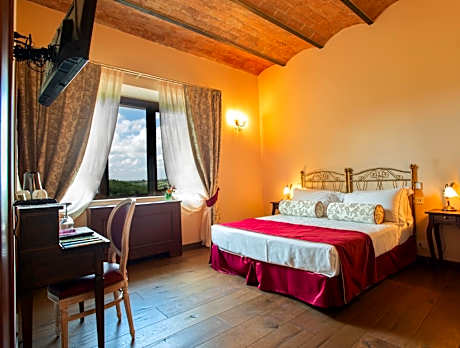 Deluxe Double or Twin Room with Balcony