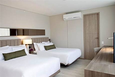 Studio with Two Double Beds and Kitchenette