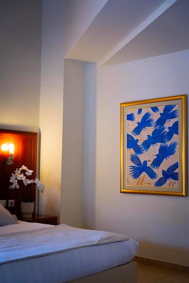 PARNIS PALACE Hotel Suites