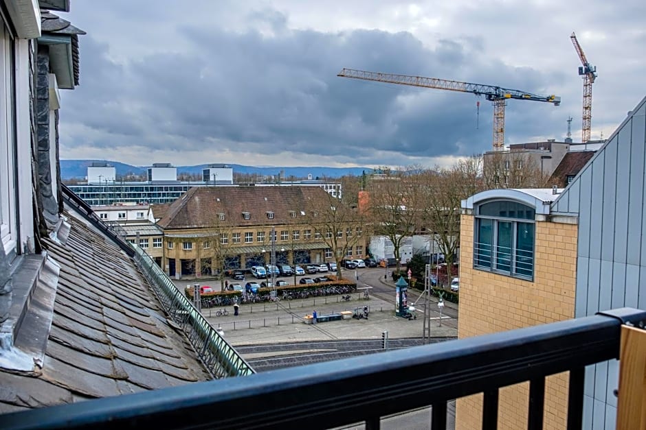 ROOF ROOMS