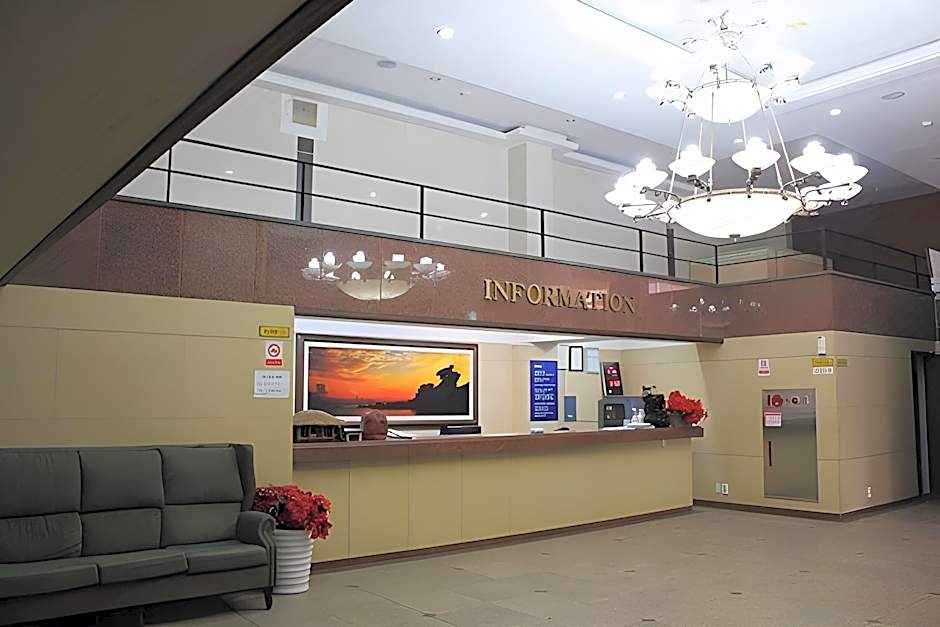 New Manhattan Tourist Hotel