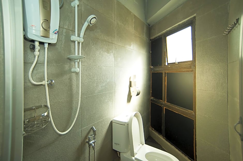 Traveller Bunker Hostel