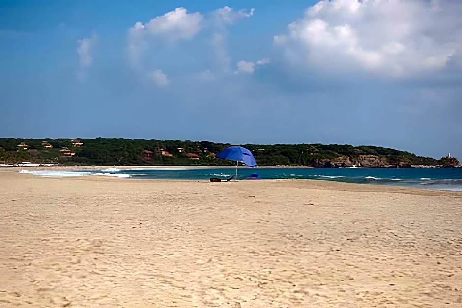 La Aurora Puerto Escondido