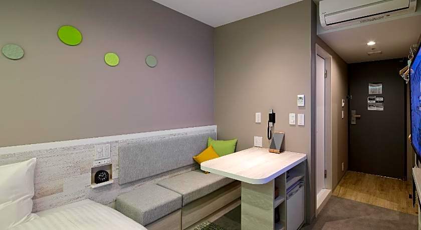 VIA INN SHIN-OSAKA SHOMENGUCHI - JR WEST GROUP