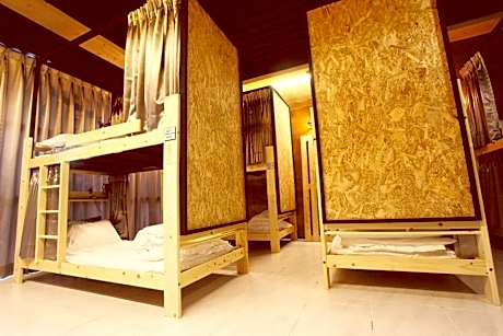 Bed in 10-Bed Mixed Dormitory Room