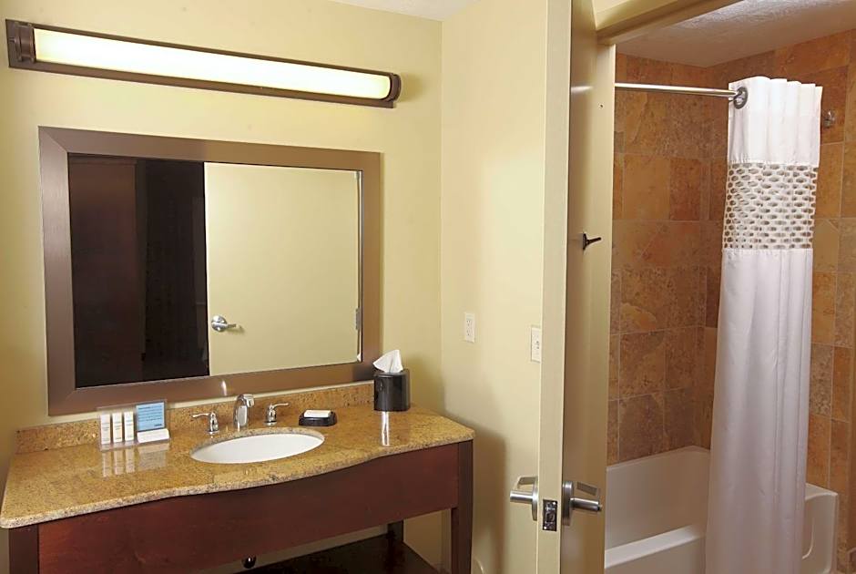 Hampton Inn & Suites by Hilton Fargo Medical Center