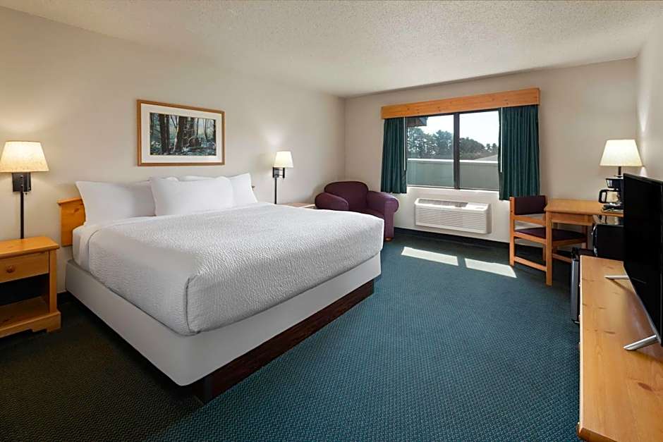 Shell Lake Lodge, a Travelodge by Wyndham