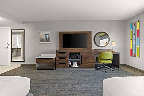 Queen Room with Two Queen Beds - Mobility Access/Non-Smoking