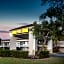Super 8 by Wyndham Naples