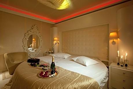 King Room with Spa Bath