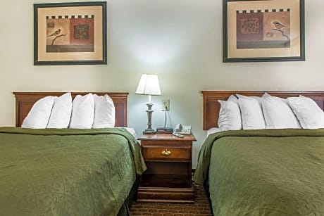 Queen Room with Two Queen Beds - Smoking