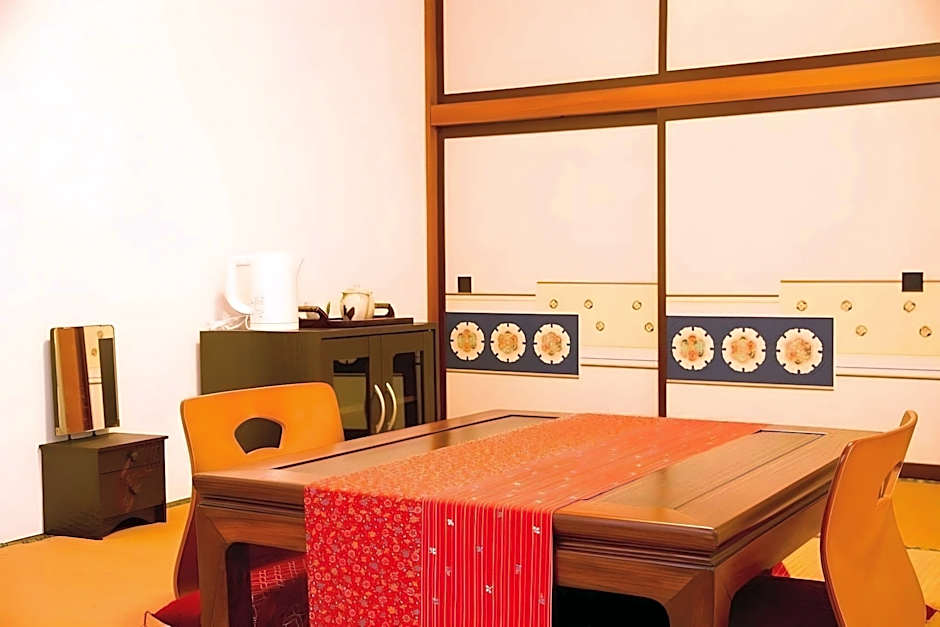 Kawaguchiko Station Inn