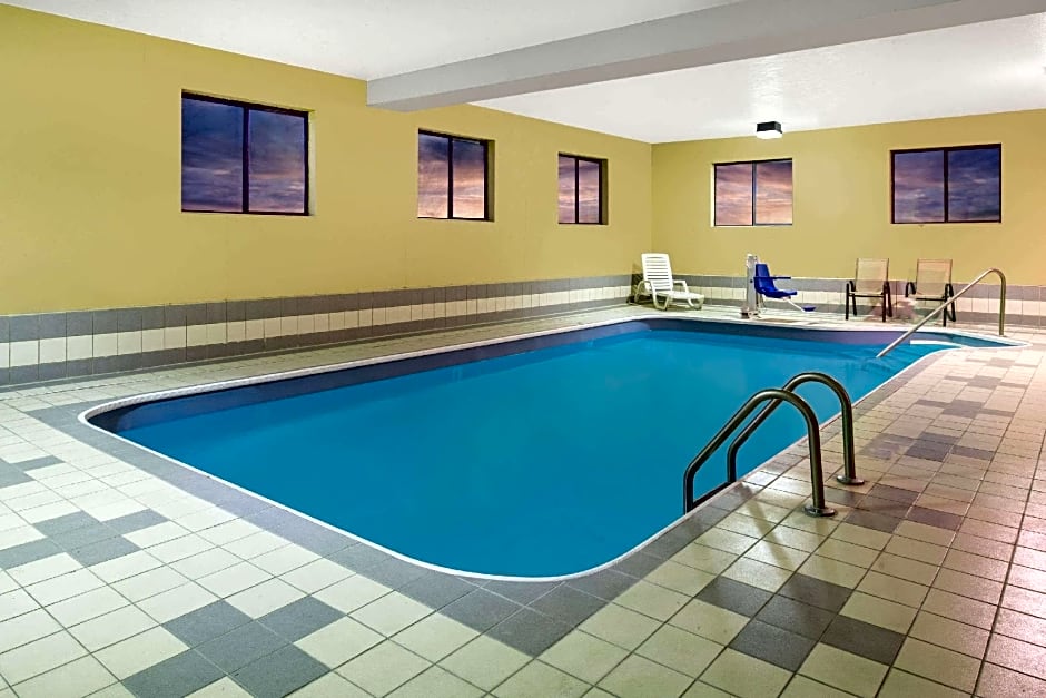 Hotel 7 Inn Anna