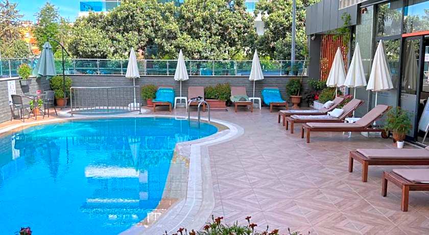 Cleopatra King Apart