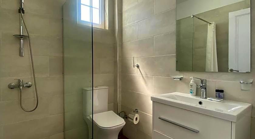 Blue Dolphin Studios and Apartment