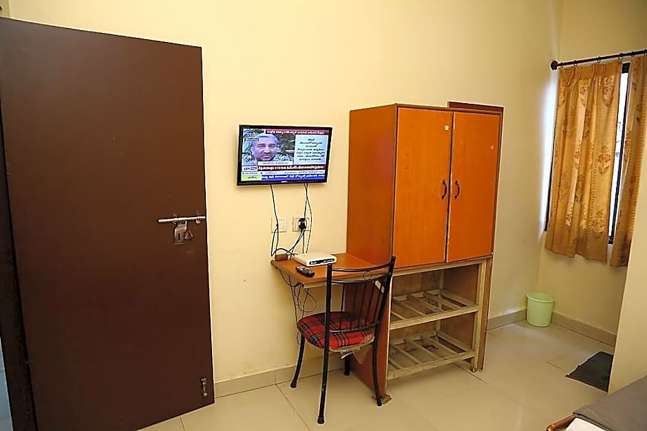 Sai sri Krishna Deluxe Lodge