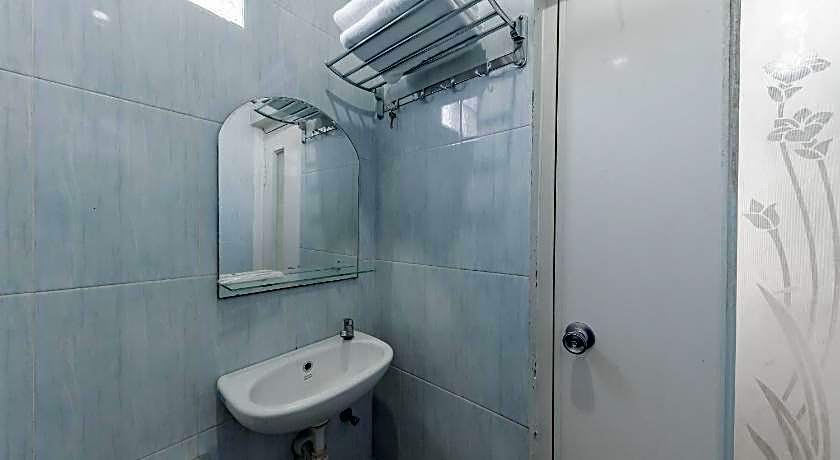 RedDoorz near Pasar Baru Bandung