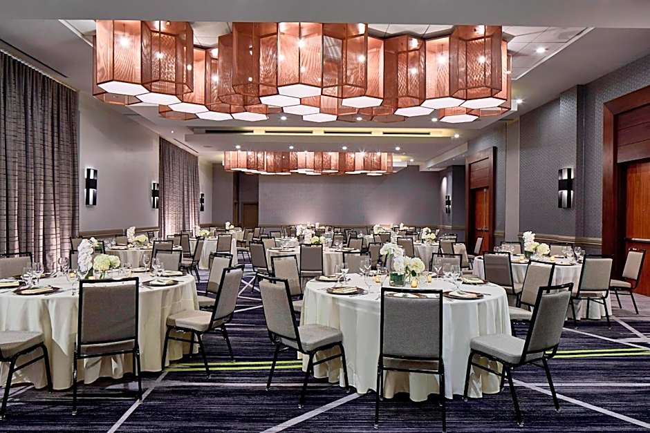 Renaissance by Marriott Atlanta Midtown Hotel