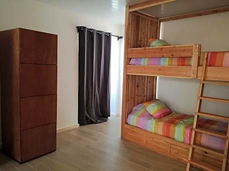 Bunk Bed in Mixed Dormitory Room
