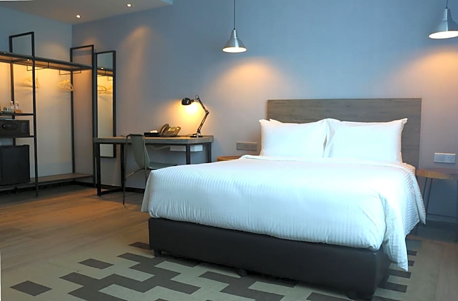 Urban H Hotel