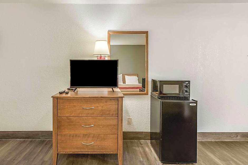 Econo Lodge Truman Inn