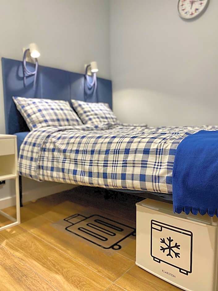 Thruster - Rooms, Kitchen, Chill-Out Zone-Netflix, Lobby-Netflix