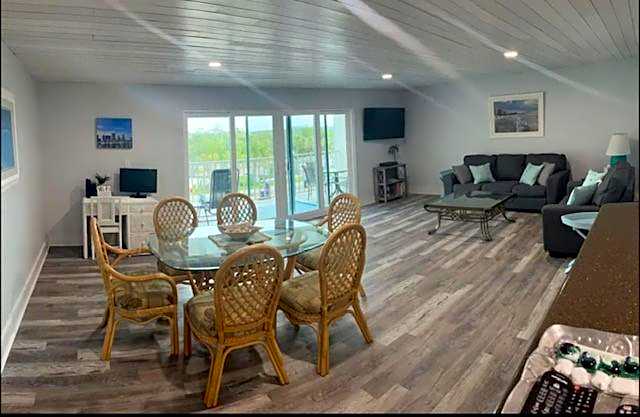 Indian Shores Condo at Holiday Villas II