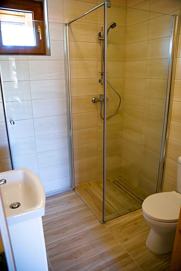 JANTAR Pokoje i Domki u Reni