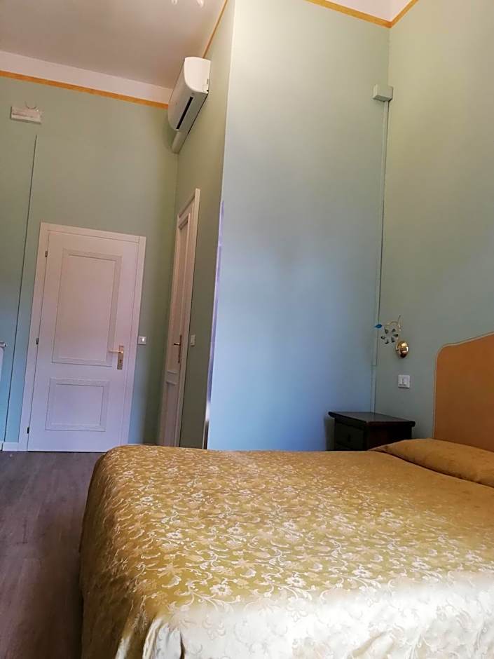 Palazzo Lion Morosini - Check in presso Locanda Ai Santi Apostoli