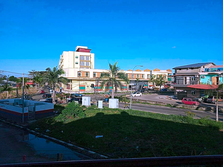 Halo Hotel