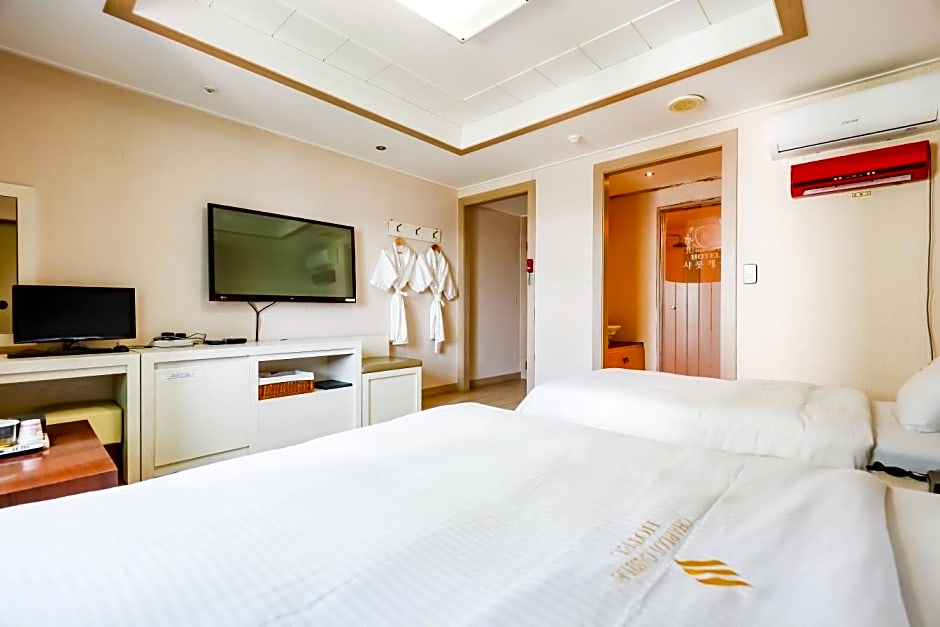 Hotel Charlot Castle