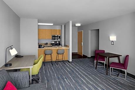 Queen Suite with Two Queen Beds and Fireplace