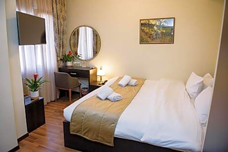Large Single Room
