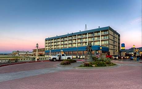 Promenade Inn & Suites Oceanfront