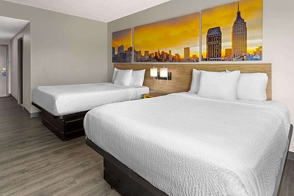 Days Inn & Suites by Wyndham Albany